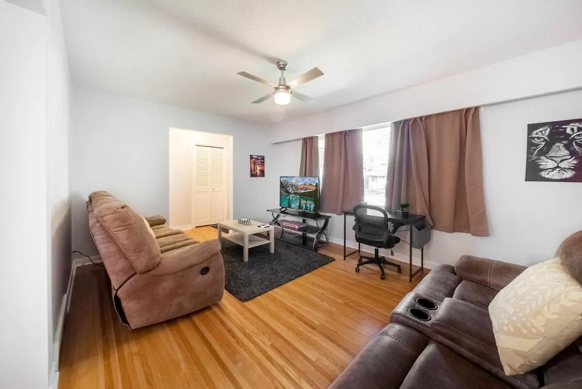 Beautiful Home In A Prime Location Γουίνιπεγκ